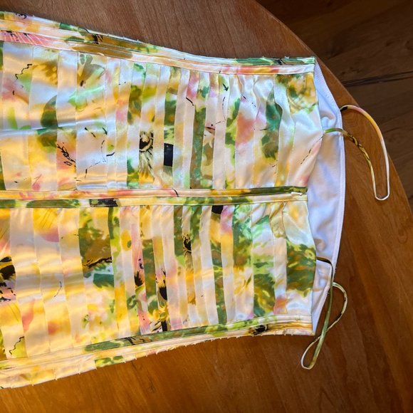 JS Collections Petite Size 6 Floral Cocktail dress with spaghetti straps & scarf - Picture 13 of 15